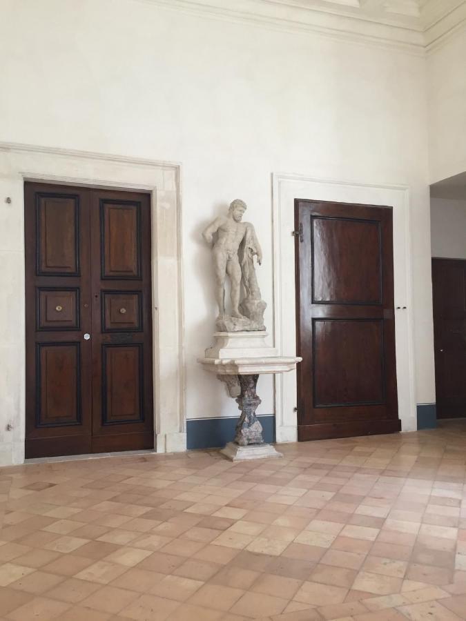 Bed and Breakfast Palazzo Pica Alfieri Centro Storico LʼAquila Exterior foto